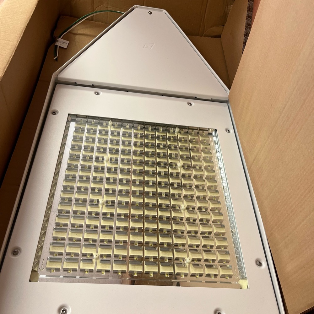 LSI commercial area light XLCM brand new